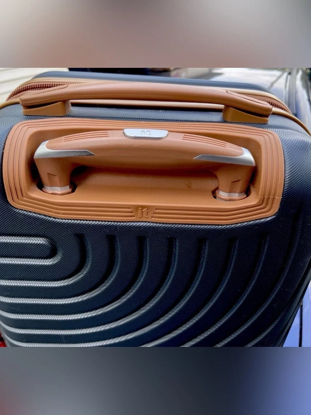 IT Luggage 21.5” Hardside Expandable Carry-On Luggage 4 Wheel Spinner